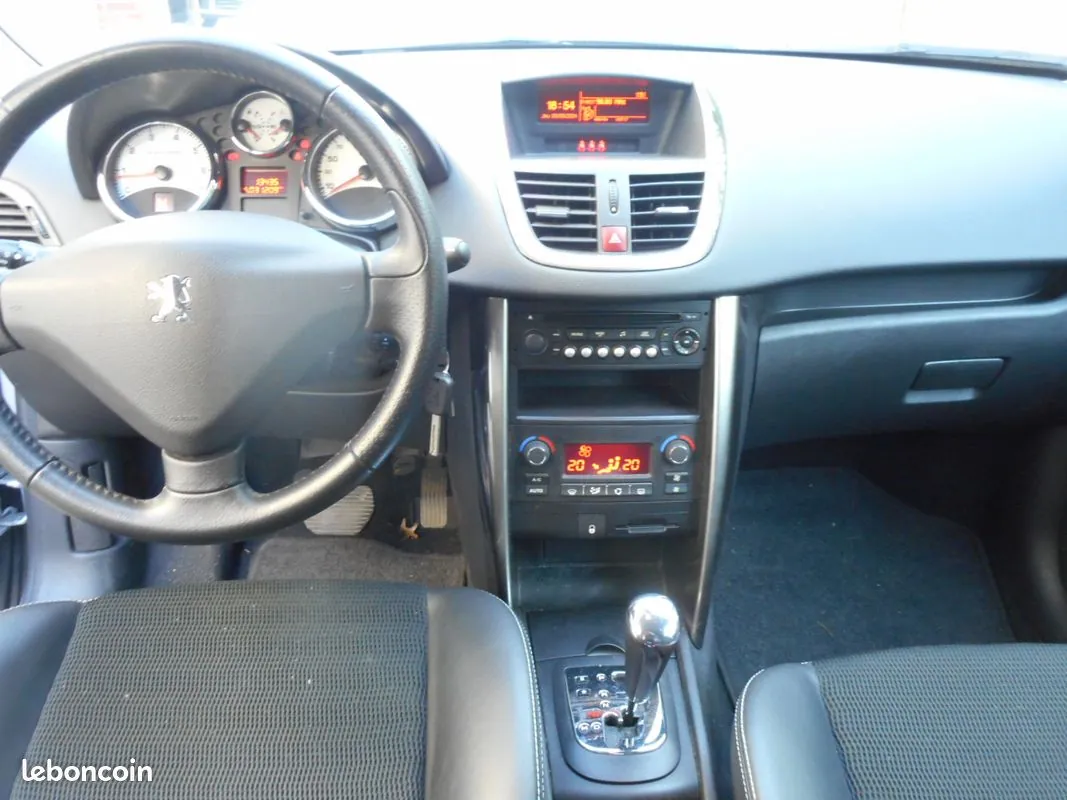 Peugeot 207 2012 photo 5
