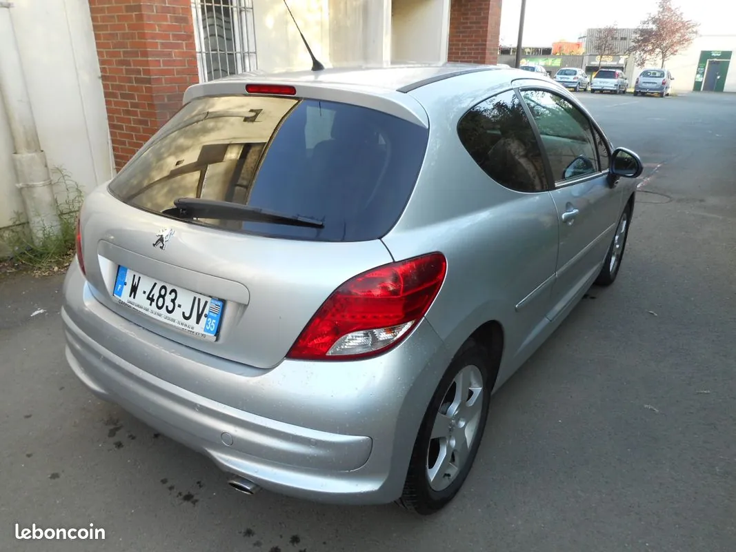 Peugeot 207 2012 photo 4