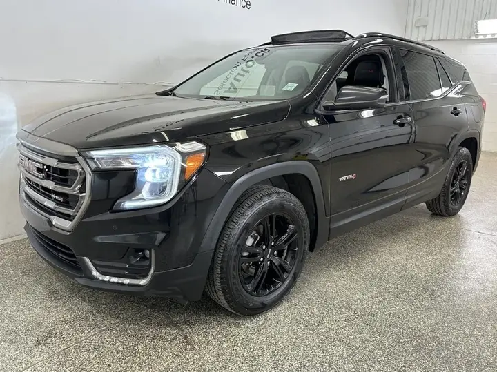GMC Terrain 2024 photo 3