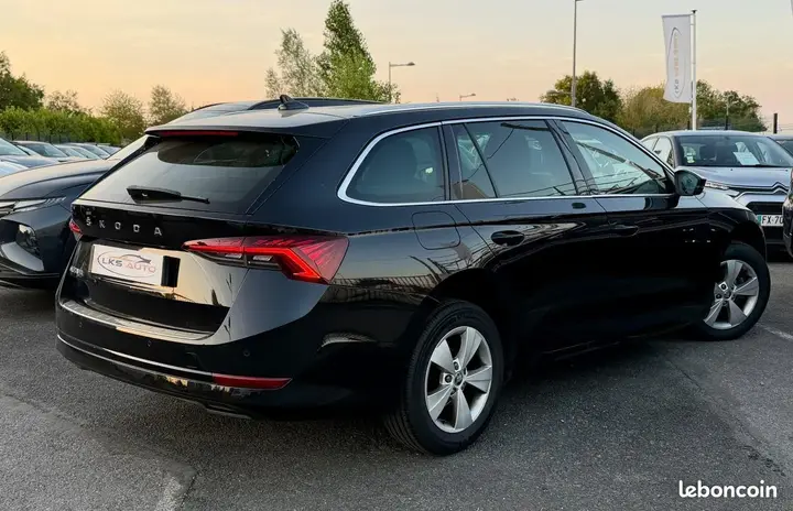 Skoda Octavia 2023 photo 2