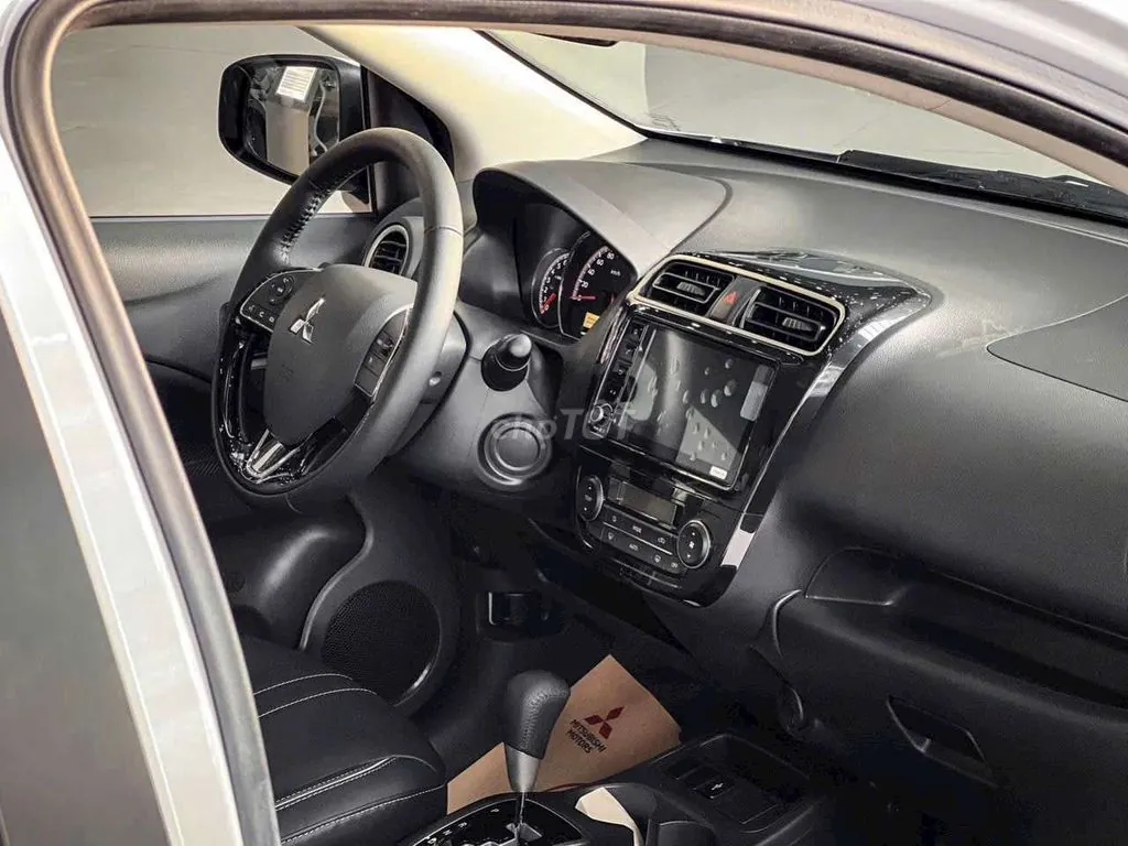Mitsubishi Attrage 2025 photo 5