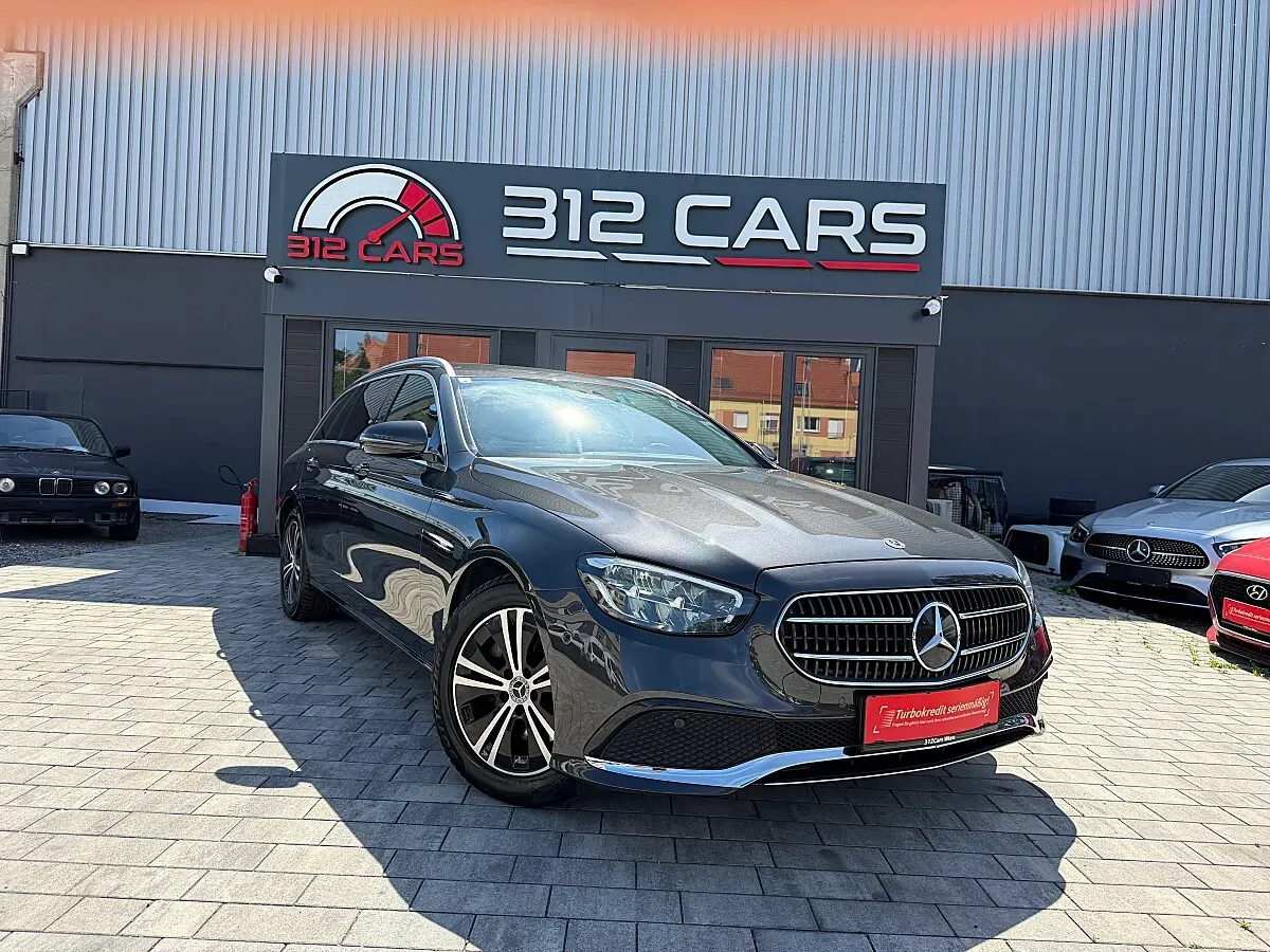 Mercedes-Benz E-Class 2023 photo 2