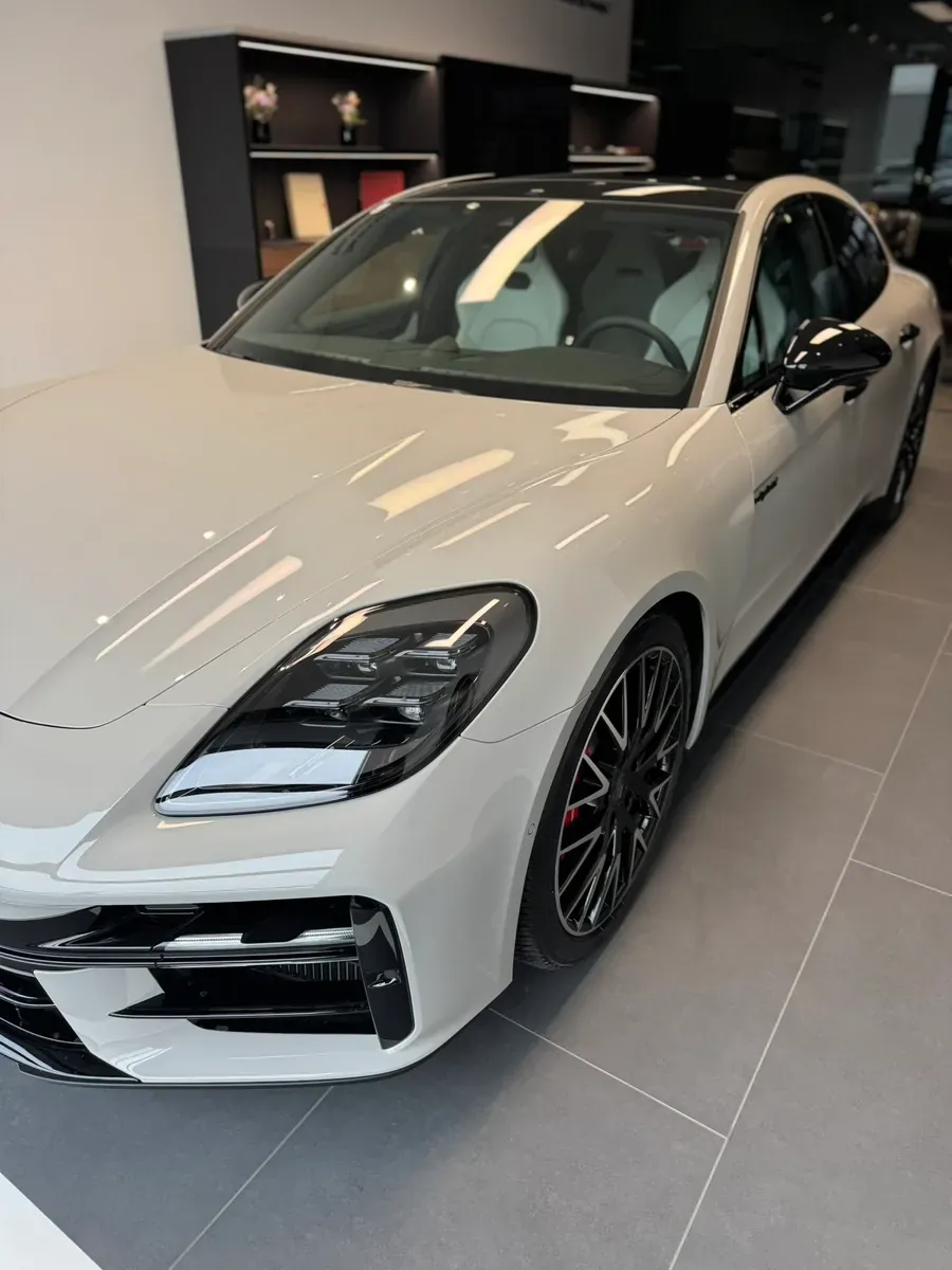 Porsche Panamera 2025 photo 2
