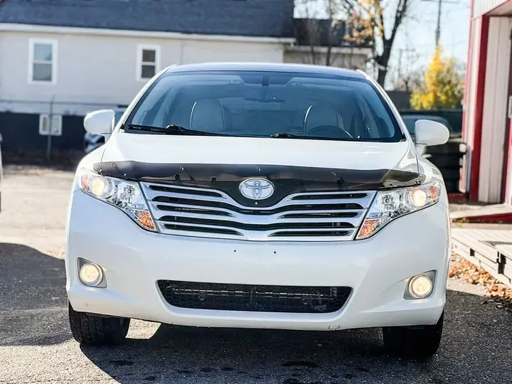 Toyota Venza 2010 photo 2