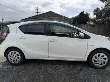 Toyota Aqua 2017 photo 2