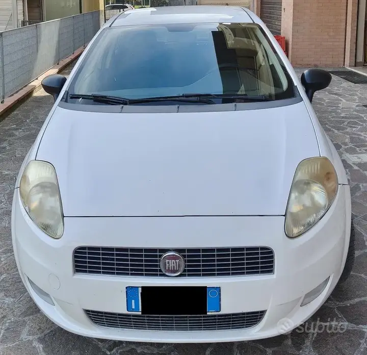 Fiat Grande Punto 2009 photo 3