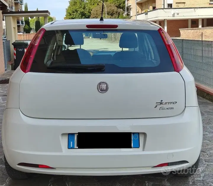 Fiat Grande Punto 2009 photo 4