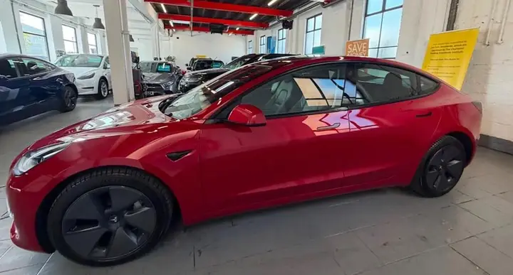 Tesla Model 3 2022 photo 3