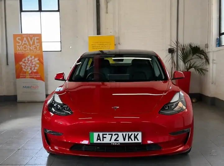 Tesla Model 3 2022 photo 2