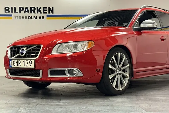 Volvo V70 2012 photo 2