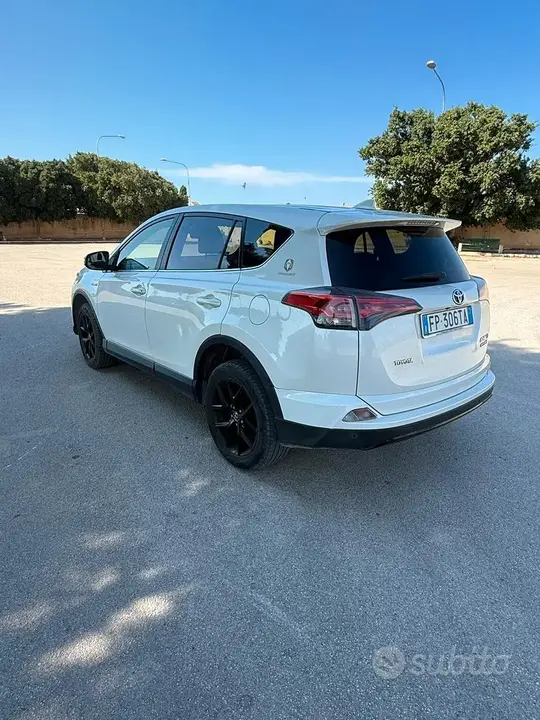 Toyota Rav4 2018 photo 2