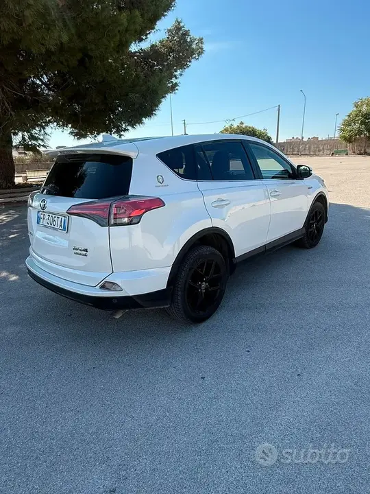 Toyota Rav4 2018 photo 4
