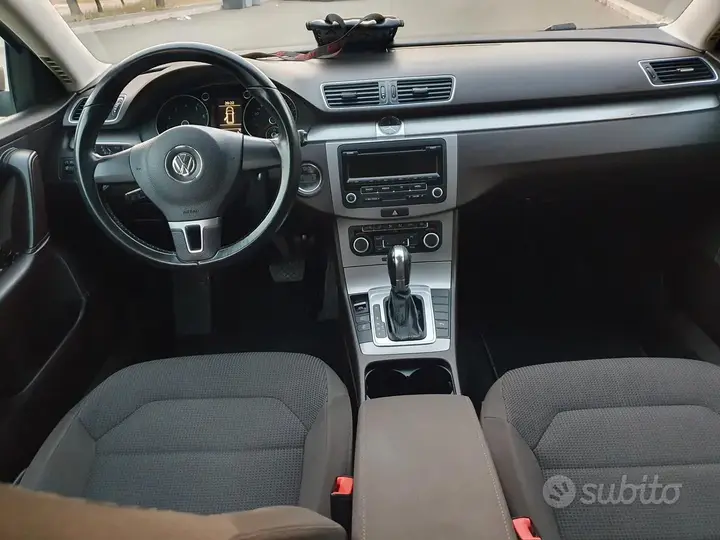 Volkswagen Passat 2012 photo 5