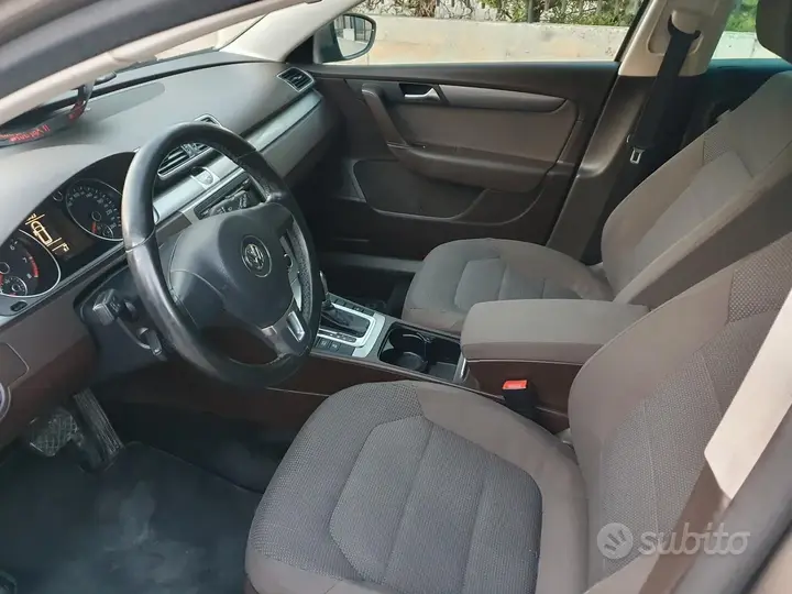 Volkswagen Passat 2012 photo 4