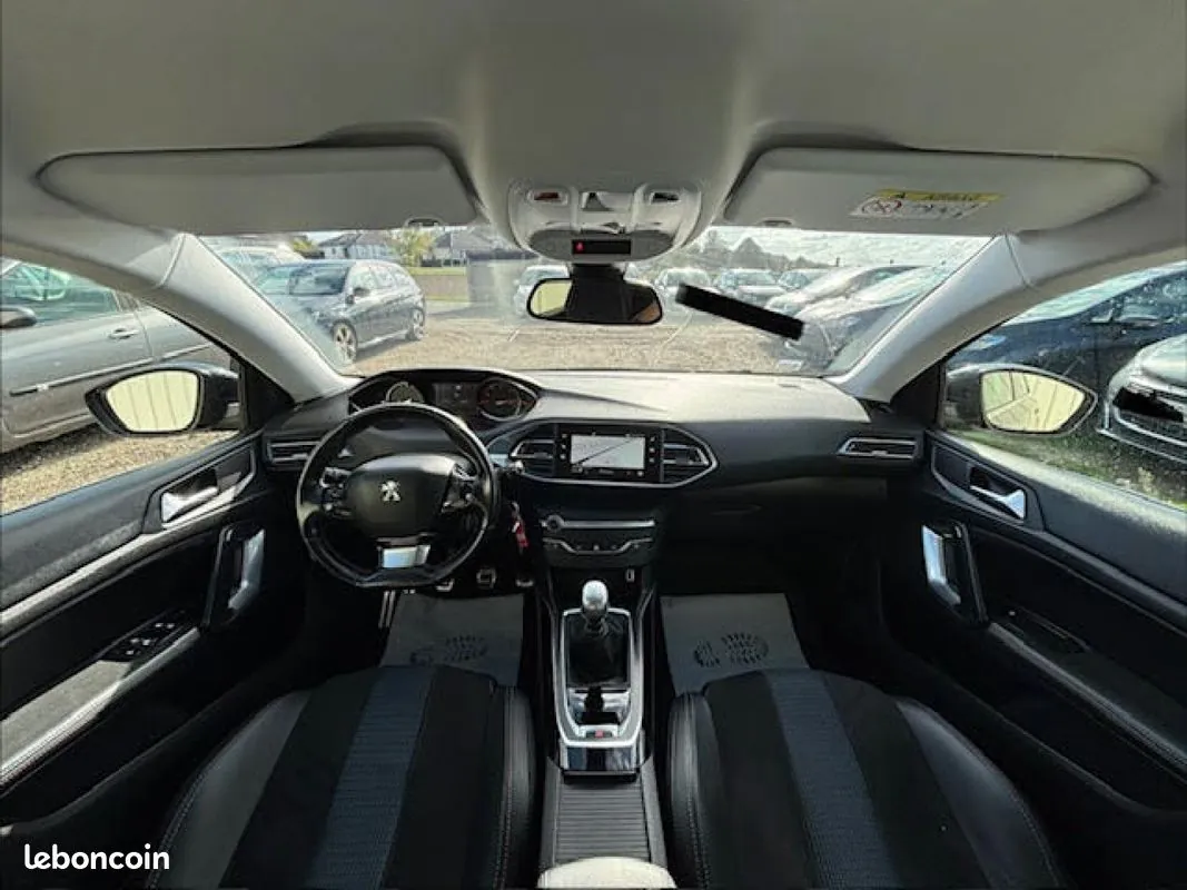 Peugeot 308 2019 photo 2