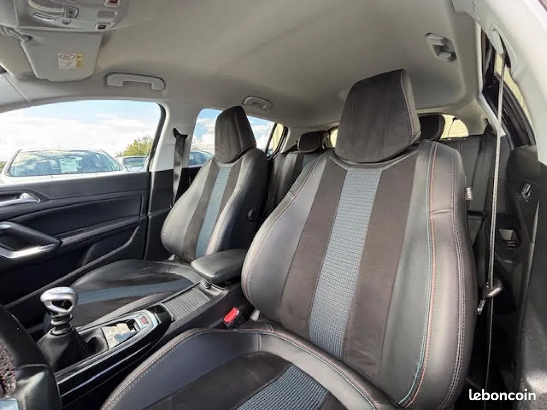 Peugeot 308 2019 photo 3