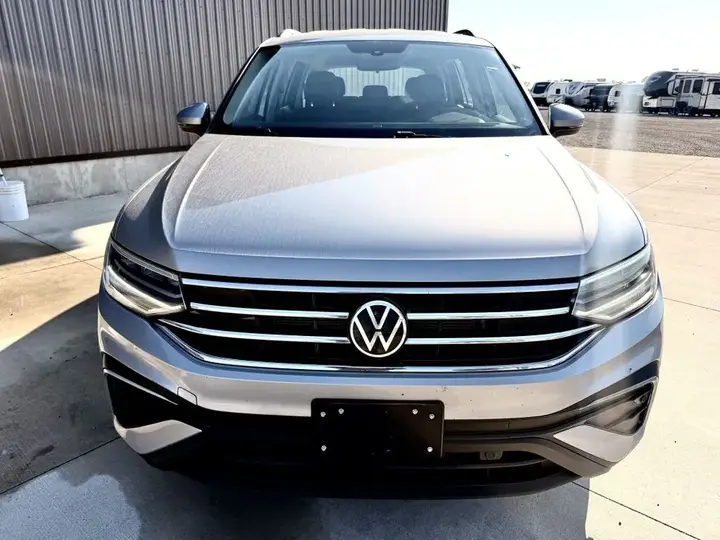 Volkswagen Tiguan 2024 photo 2