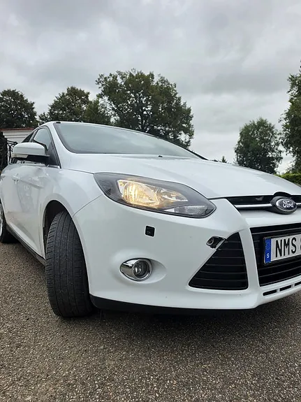 Ford Focus 2014 photo 2