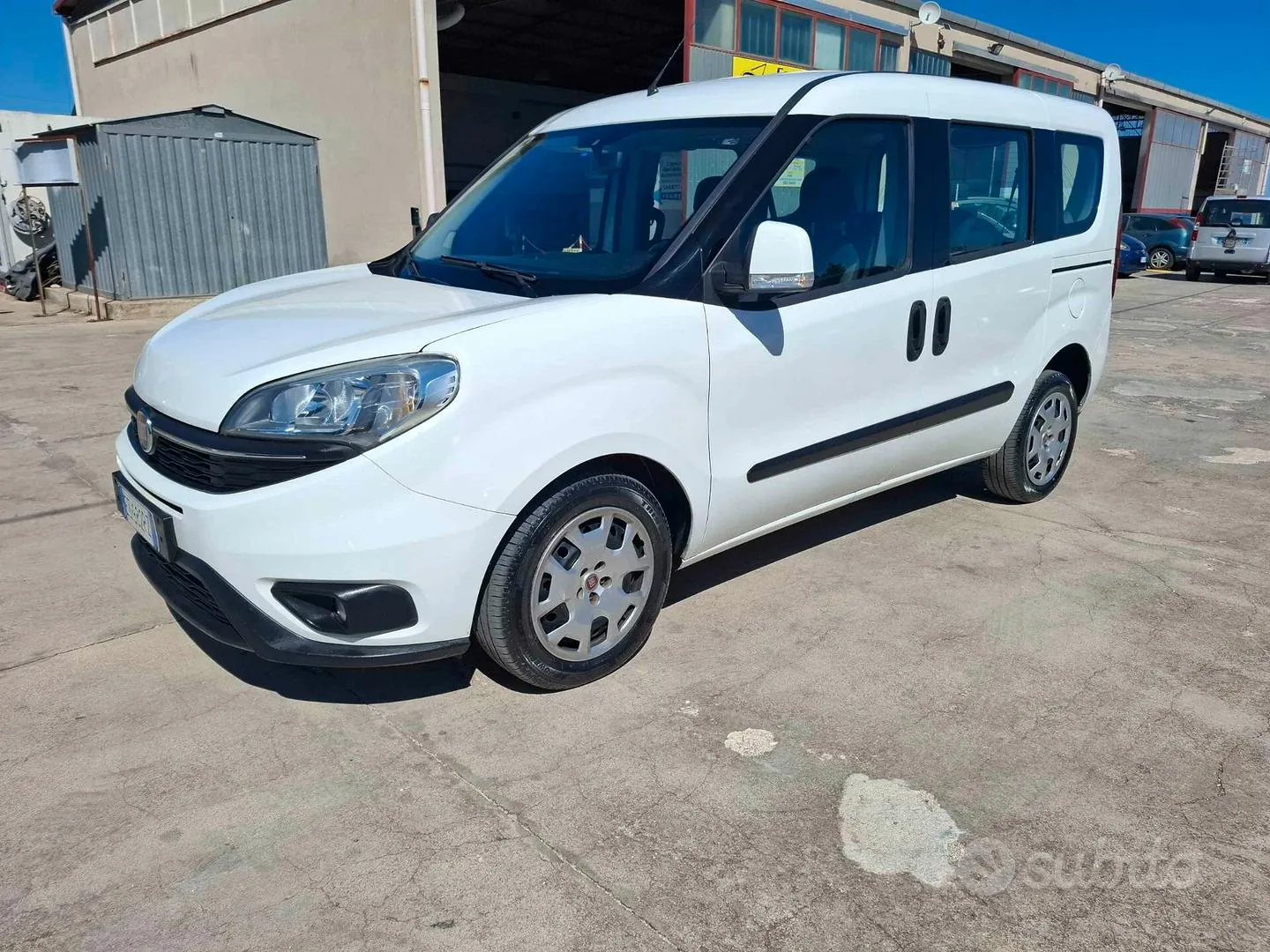 Fiat Doblò 2015 photo 2