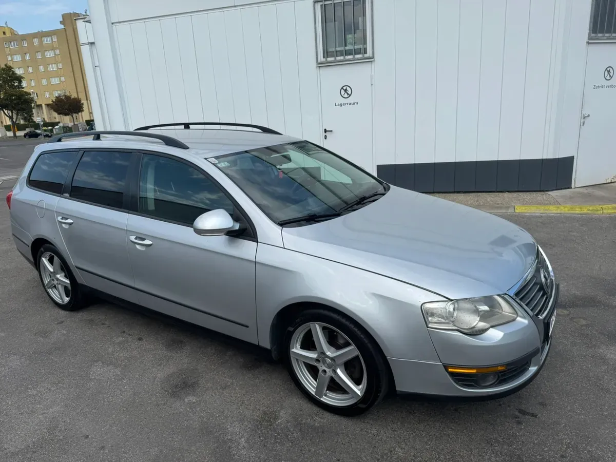 Volkswagen Passat 2009 photo 2