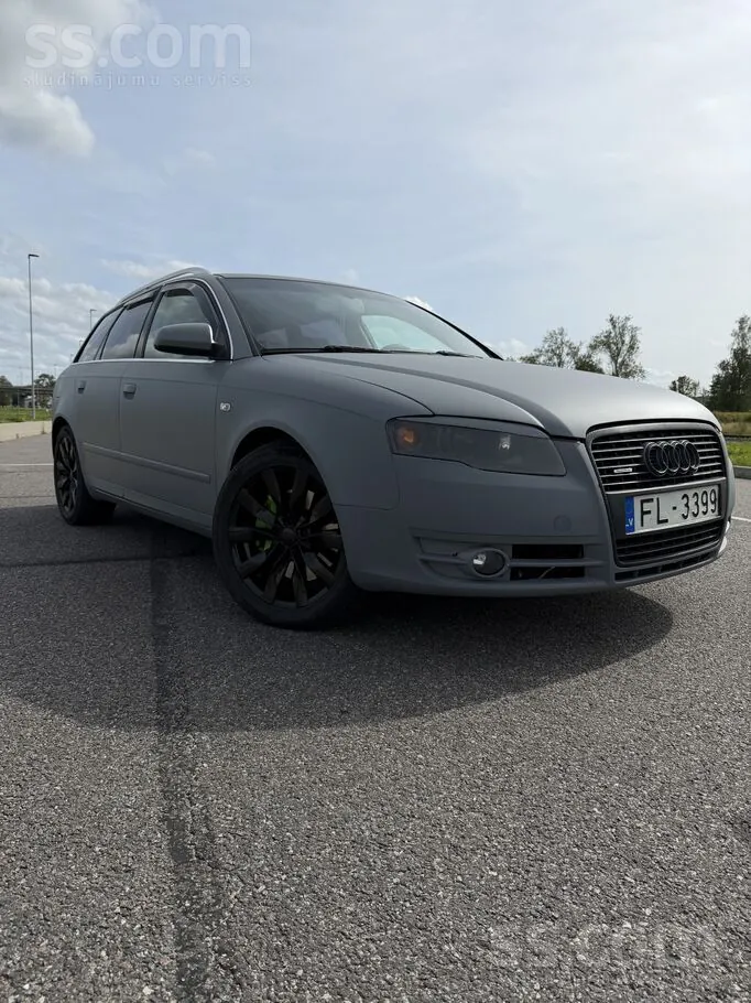 Audi A4 2004 photo 2