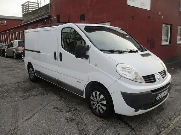 Renault Trafic 2012 photo 2