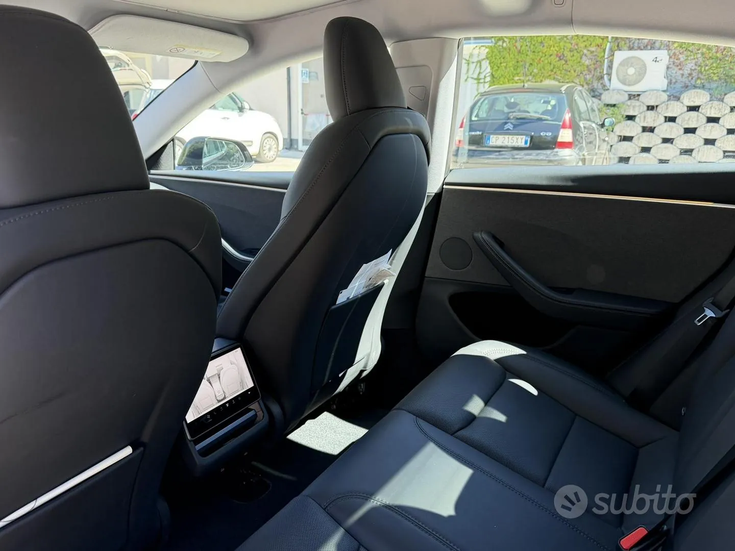 Tesla Model 3 2023 photo 4