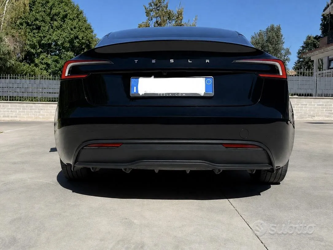Tesla Model 3 2023 photo 2