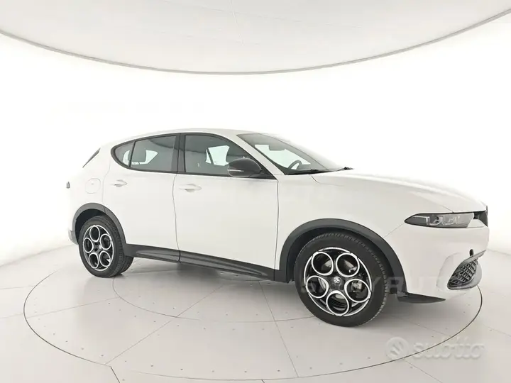 Alfa Romeo Tonale 2024 photo 2