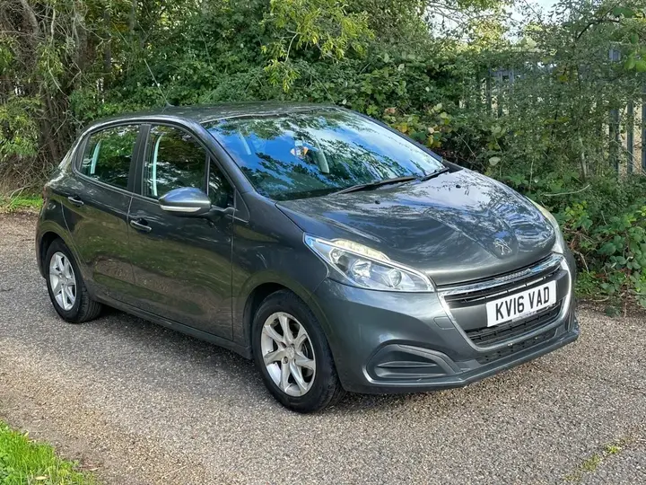 Peugeot 208 2016 photo 2