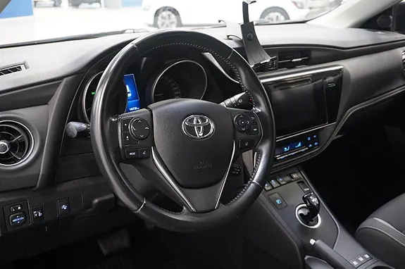 Toyota Auris 2017 photo 2