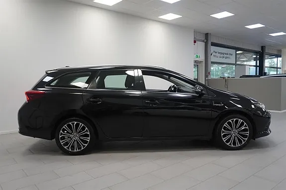 Toyota Auris 2017 photo 3