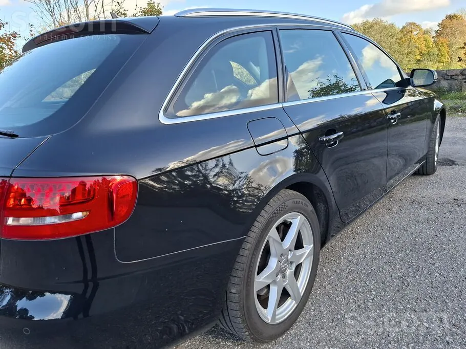 Audi A4 2010 photo 4