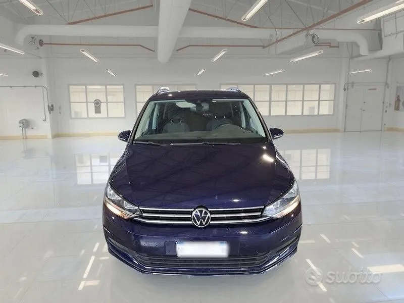 Volkswagen Touran 2023 photo 2