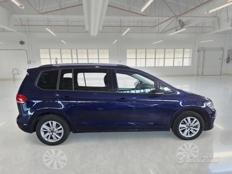 Volkswagen Touran 2023 photo 3