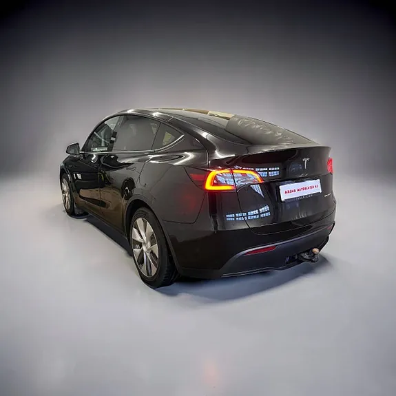 Tesla Model Y 2023 photo 3