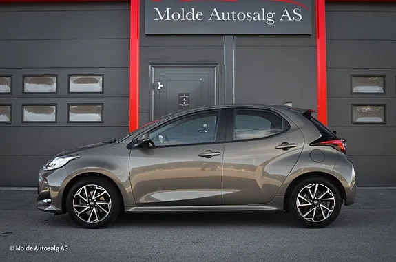 Toyota Yaris 2023 photo 4
