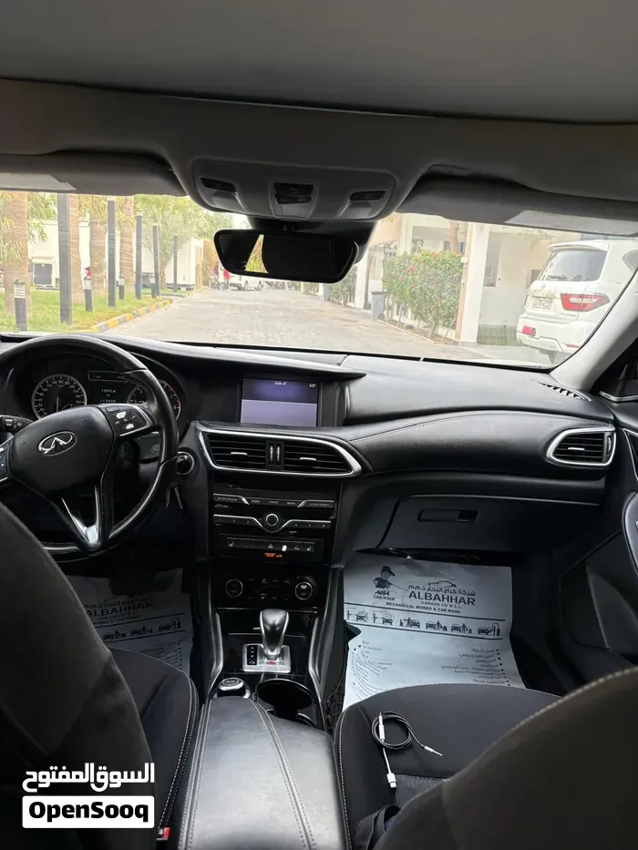 Infiniti Q30 2017 photo 5