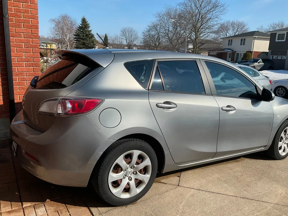 Mazda Mazda 3 2010 photo 3