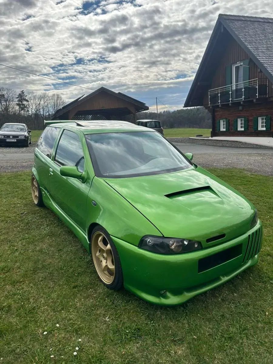 Fiat Punto 1995 photo 2