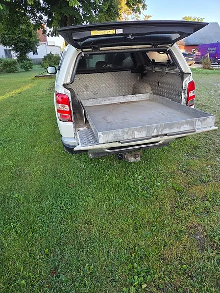 Mitsubishi L200 2017 photo 2