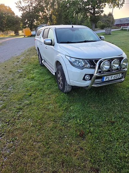Mitsubishi L200 2017 photo 3