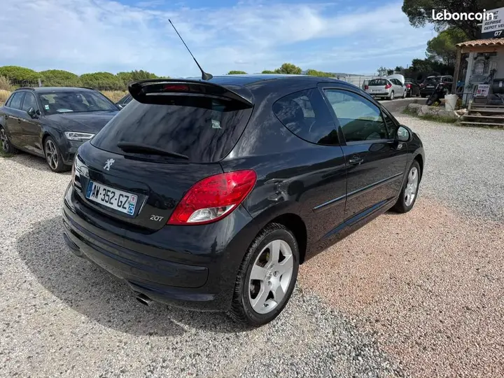 Peugeot 207 2010 photo 4