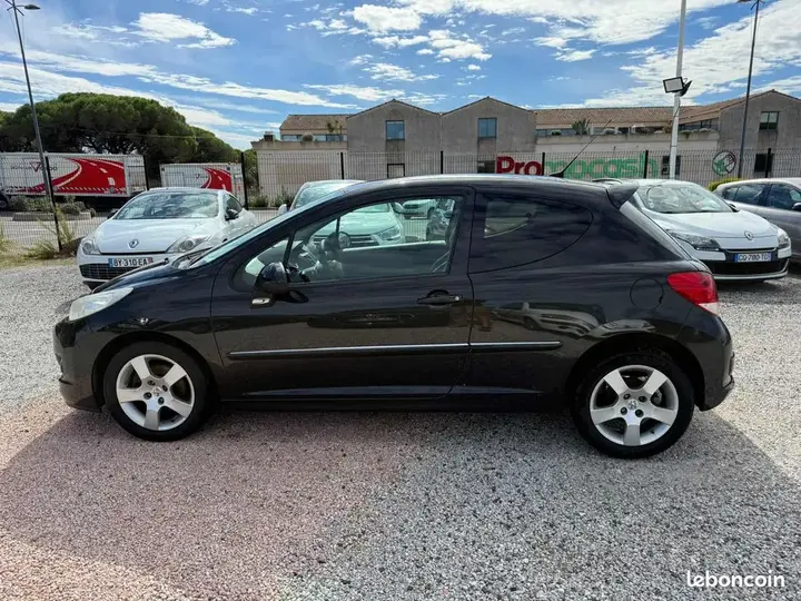 Peugeot 207 2010 photo 5