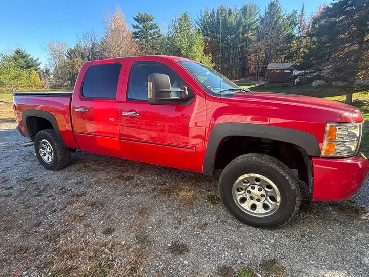 Chevrolet Silverado 2011 photo 2