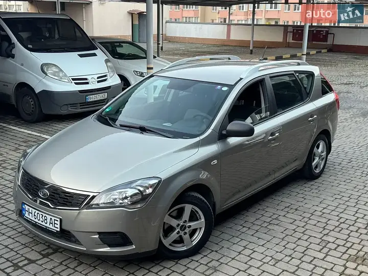 Kia Ceed 2011 photo 5