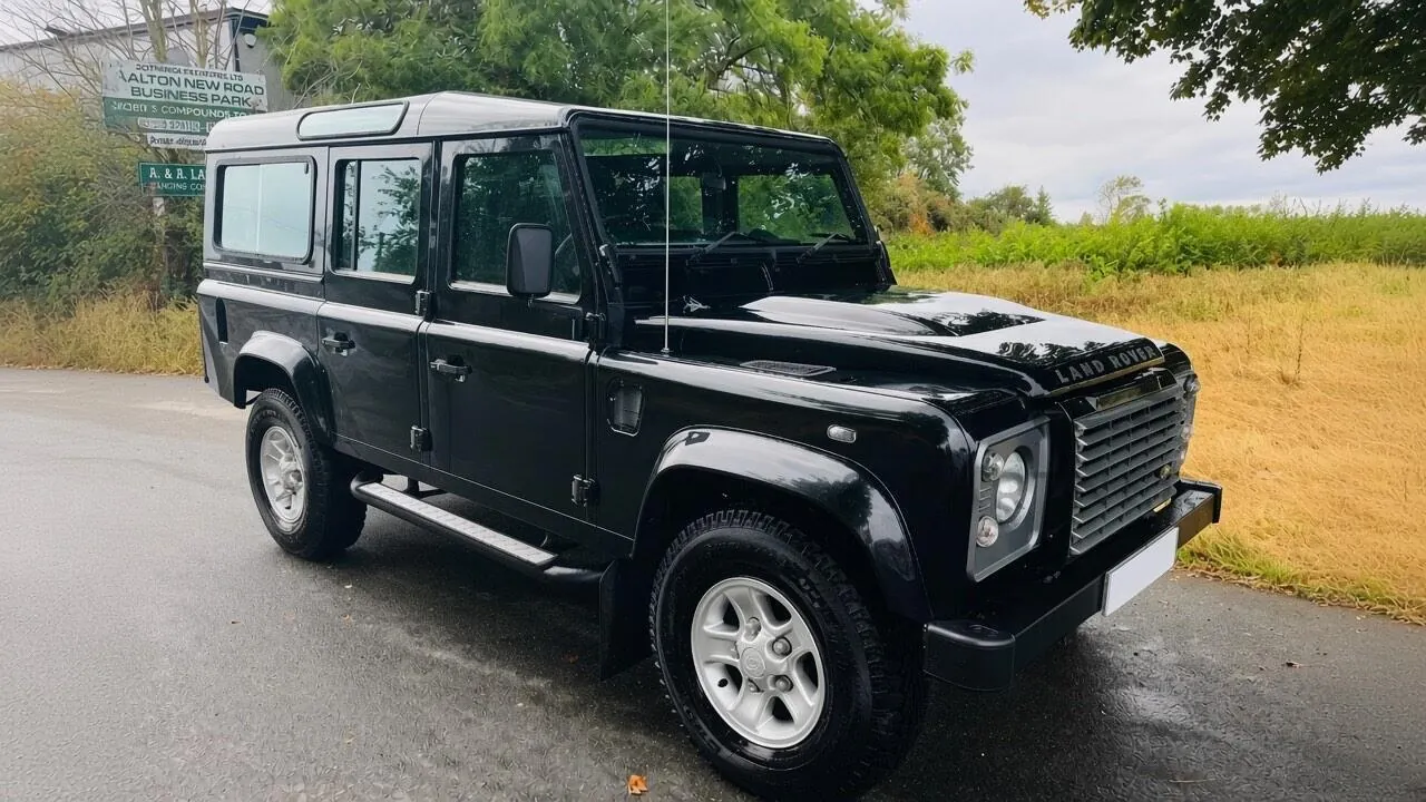 Land Rover Defender 110