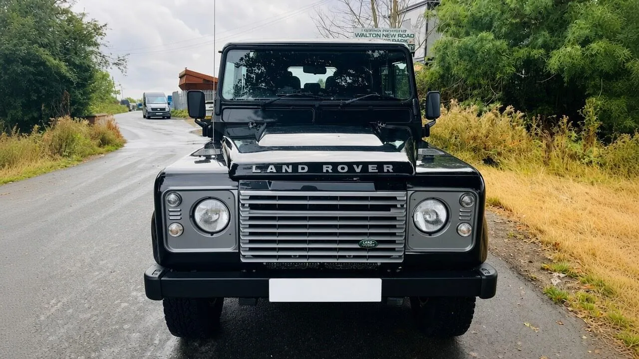 Land Rover Defender 110 2013 photo 5