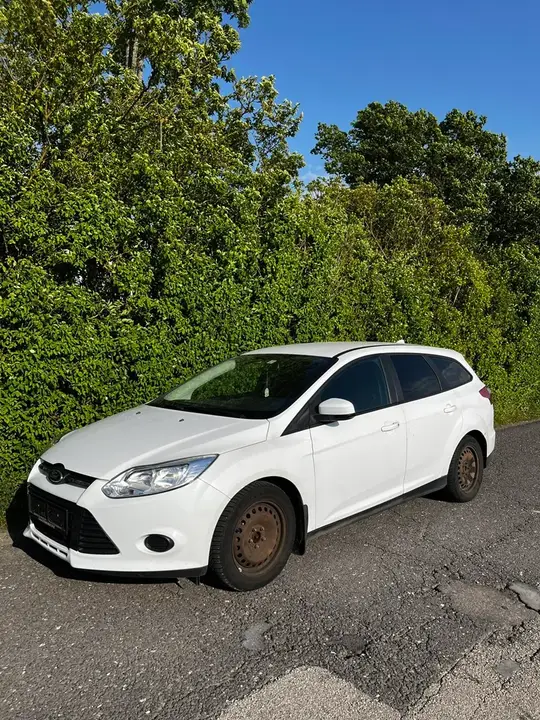 Ford Focus 2011 photo 3