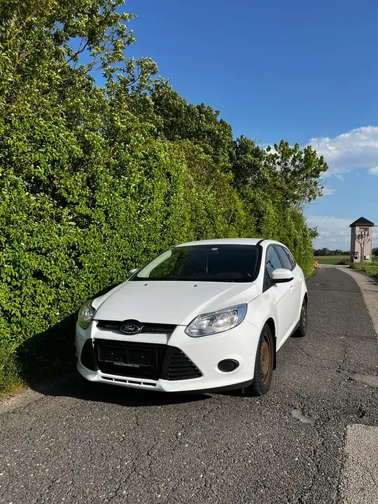 Ford Focus 2011 photo 2